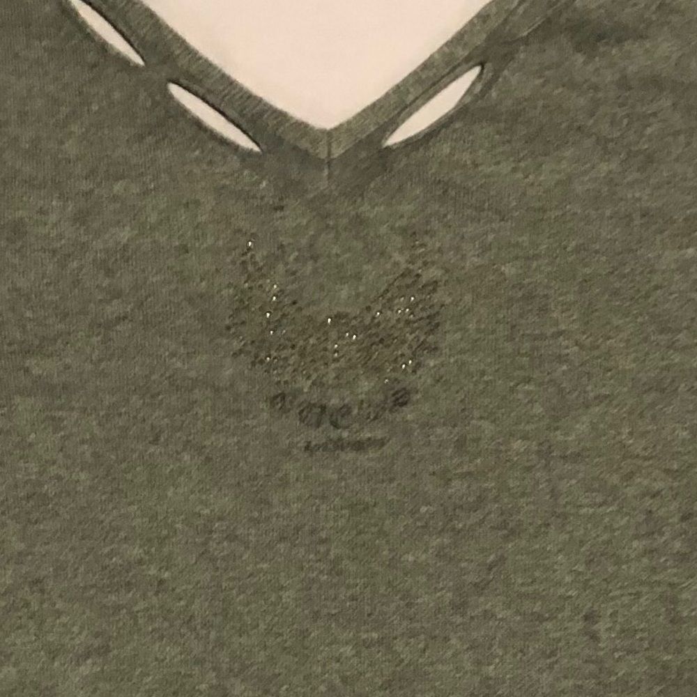 Guess Sweater - Picture 7 of 12